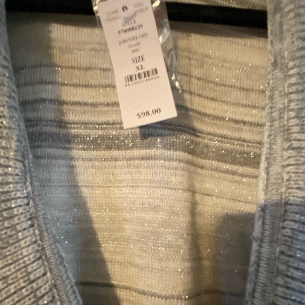 Sweater - Picture 2 of 4
